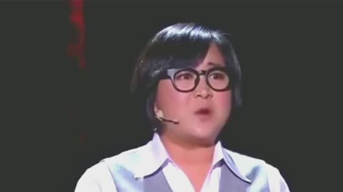 40岁贾玲忽然暴瘦50斤小腹平平身材回春网友大喊：快出教程