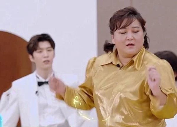 《联合早报》：中国央媒微博抛弃官腔获热捧